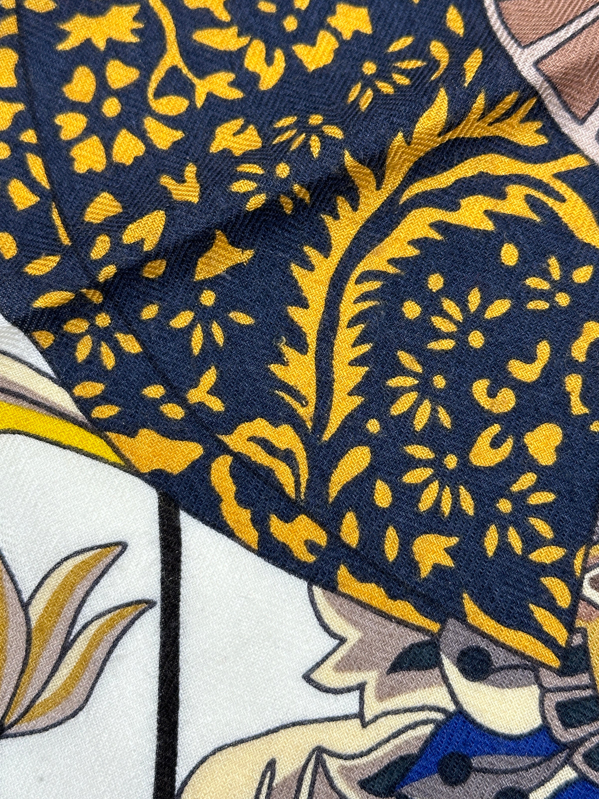 Hermès Fleurs et Papillons de Tissus Cashmere Silk 140