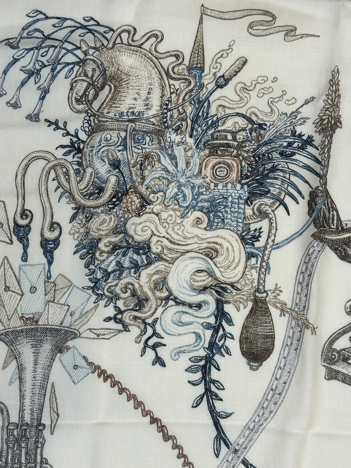 Hermès Le Monde d'Hermès Cashmere Silk 140