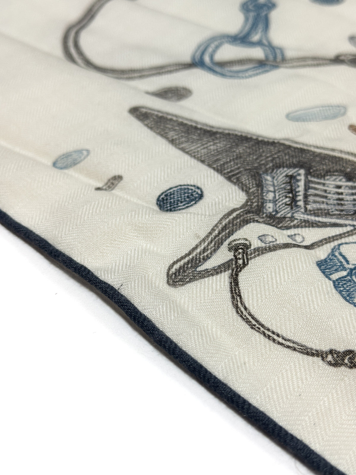 Hermès Le Monde d'Hermès Cashmere Silk 140
