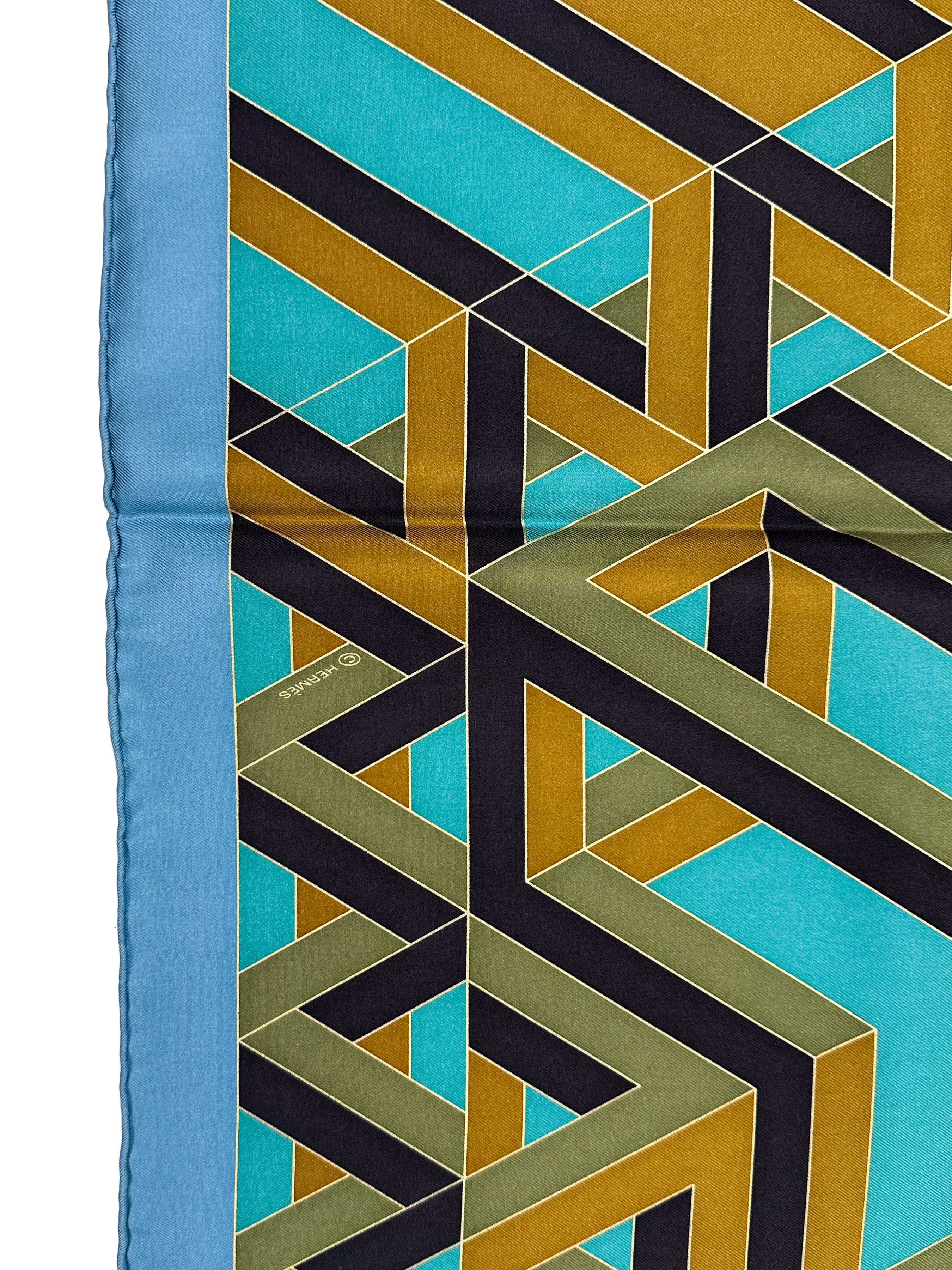 Hermès Carré Cube 90