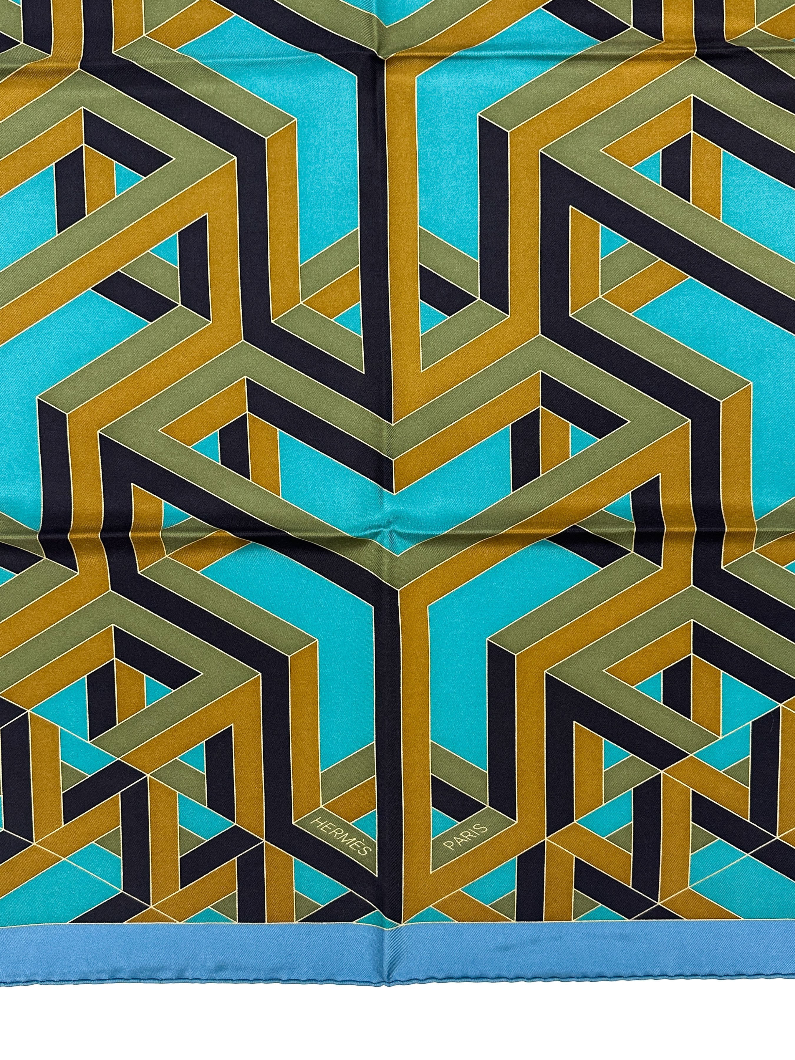 Hermès Carré Cube 90