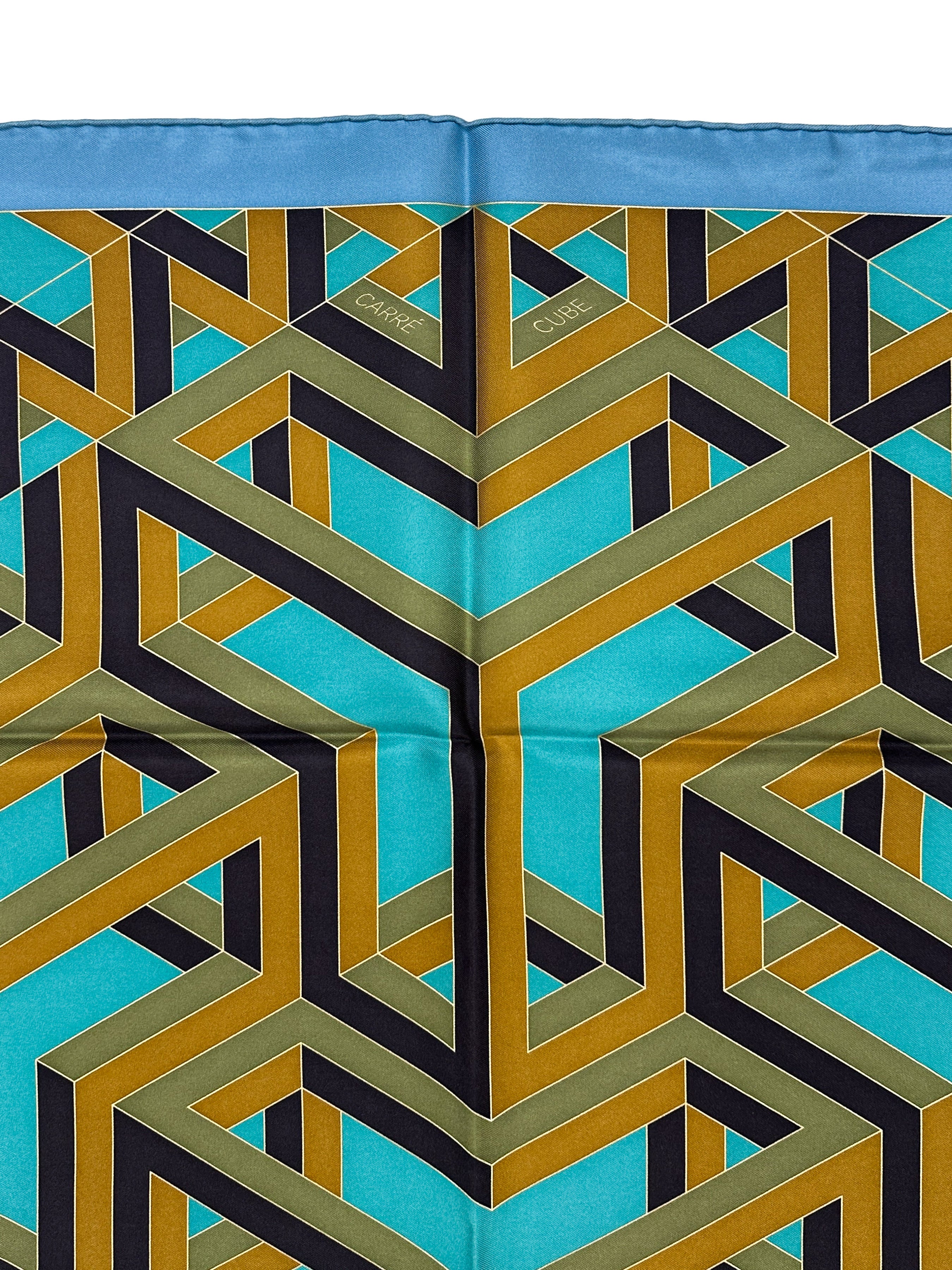 Hermès Carré Cube 90